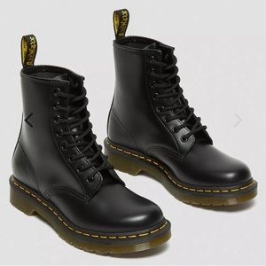 Doc Martens 1460 Smooth Leather Lace Up Boots Black size 5